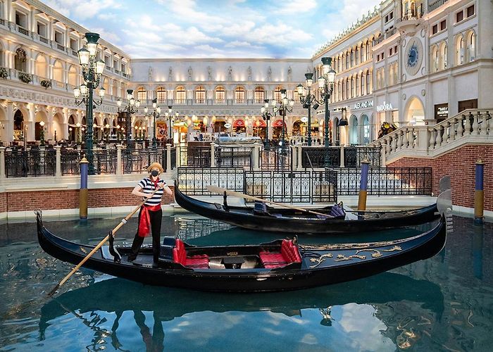 Venetian Hotel: Your Ideal Stay Near the Convention Center, Las Vegas